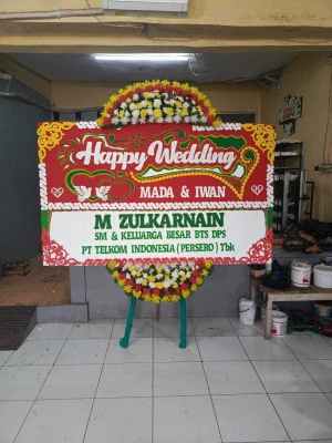 Papan Bunga di Stasiun Pasar Senen