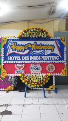 Papan Bunga di Stasiun Pasar Senen