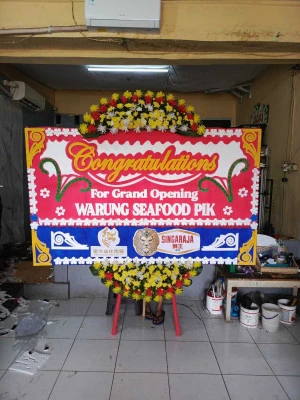 Papan Bunga di Stasiun Pasar Senen