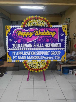Papan Bunga di Stasiun Pasar Senen